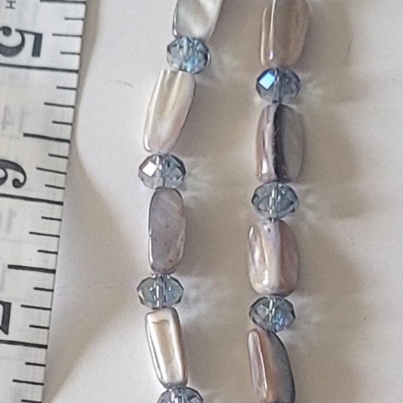 Lovely Abalone Shell and Crystal Bead 28" Necklace.  Iridescence. - Picture 10 of 14